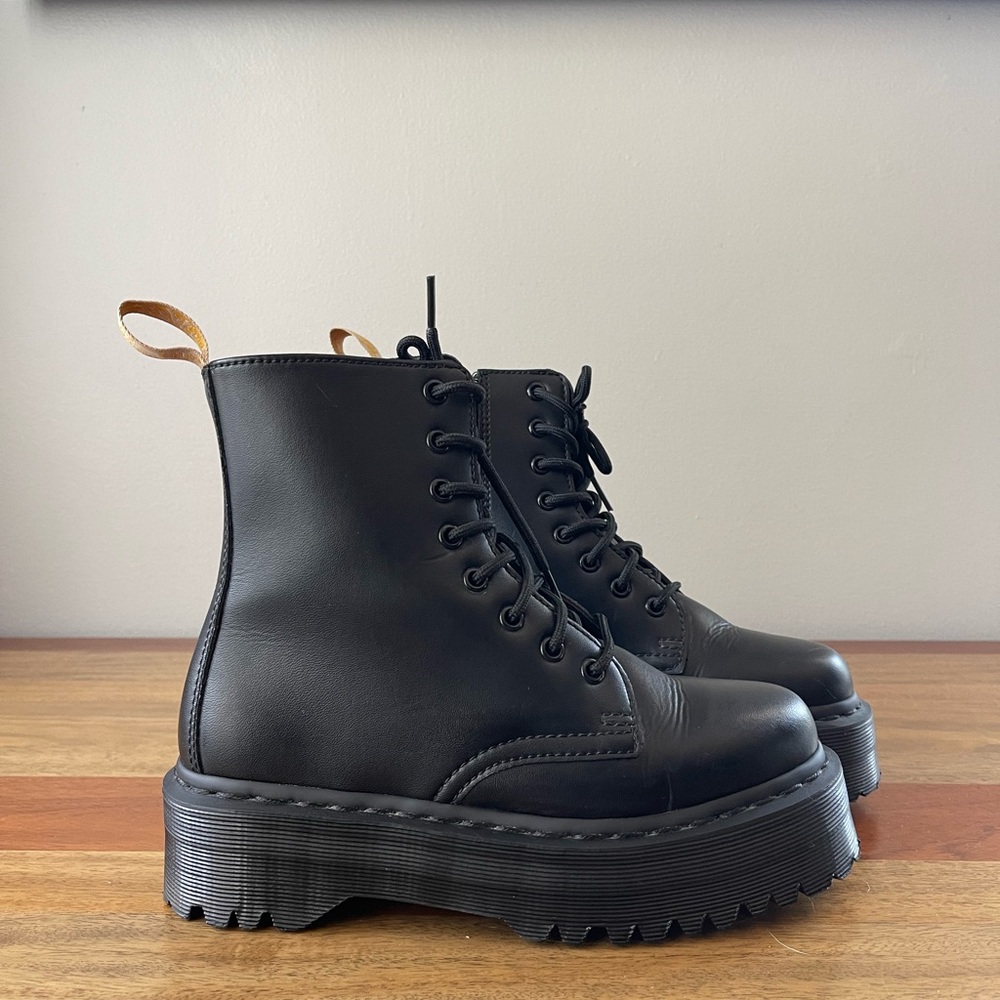 LIKE NEW US 7 Dr. Martens vegan Jadon II boot mono platform Doc martens black